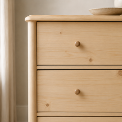 Cómoda "Caléu" 3 Cajones – Mueble de Madera Estilo Romántico con Festón