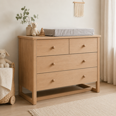 Cómoda "Pelú" 4 Cajones – Mueble de Bebé en Lenga y Enchape de Encina con Cambiador para Pieza Infantil