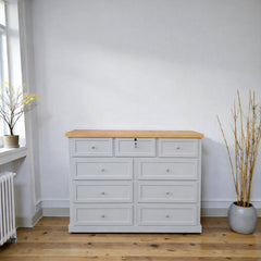 Cómoda de Madera 9 cajones con relieve