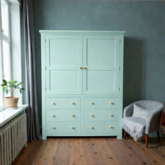 Armario (closet) de madera con colgador