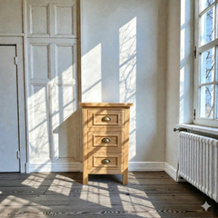 Velador de madera 3 cajones Elegance