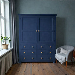 Armario (closet) de madera con colgador