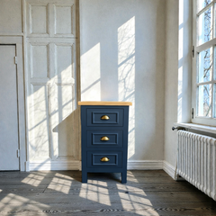 Velador de madera 3 cajones Elegance