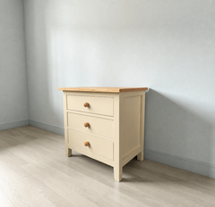 velador-ancho-chester-classic-3-cajones-beige-arena-3