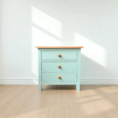 Velador de madera 3 cajones 65x40x60