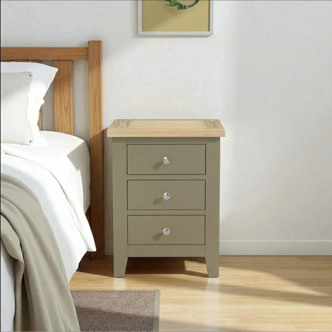 Velador de madera 3 cajones