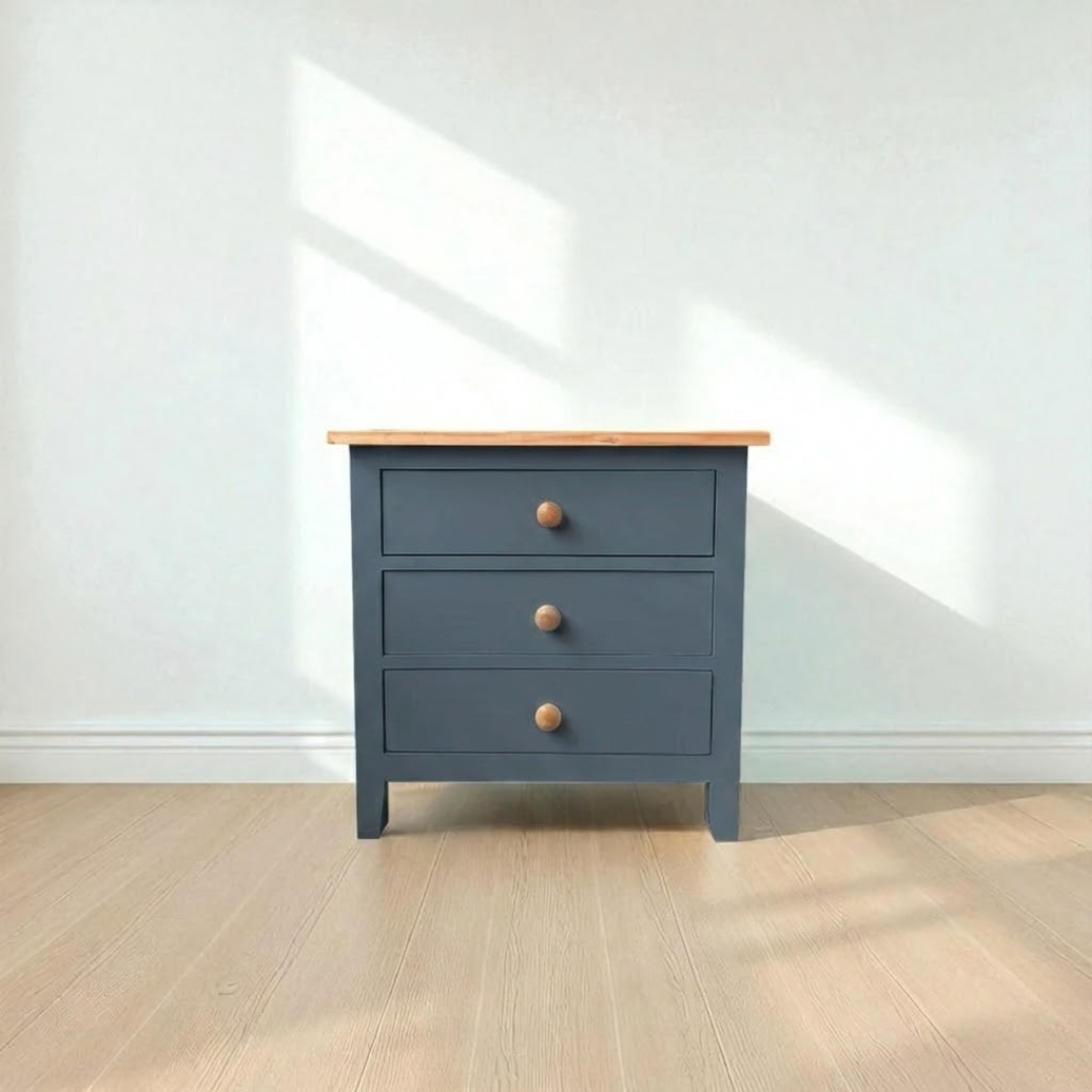 Velador de madera 3 cajones