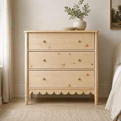 Cómoda "Caléu" 3 Cajones – Mueble de Madera Estilo Romántico con Festón