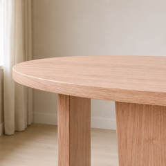 Escritorio "Lemu" – Mesa de Trabajo Escultural de Madera Maciza con Superficie Ovalada para Home Office o Estudio