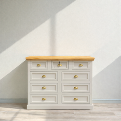 Cómoda de Madera 9 cajones con relieve