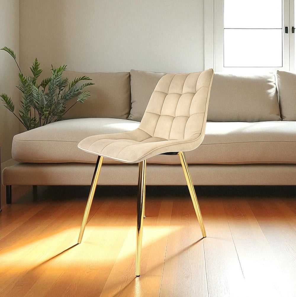 Silla capitone beige frontal en living