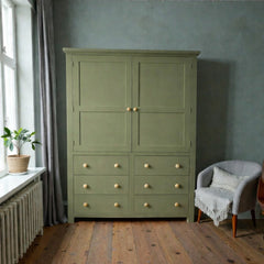 Armario (closet) de madera con colgador