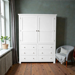 Armario (closet) de madera con colgador