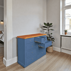 comoda-de-madera-rustica-con-seguridad-azul-marino-3