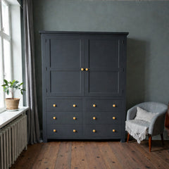Armario (closet) de madera con colgador