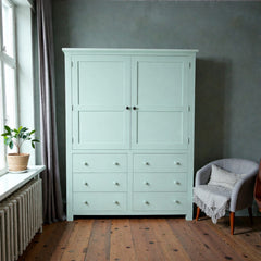 Armario (closet) de madera con colgador