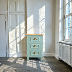 Velador de madera 3 cajones Elegance