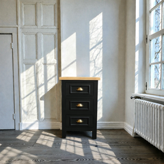 Velador de madera 3 cajones Elegance