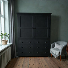 Armario (closet) de madera con colgador