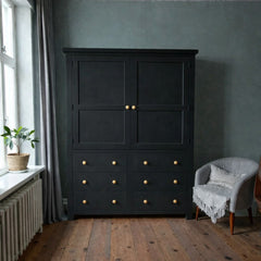 Armario (closet) de madera con colgador