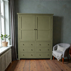 Armario (closet) de madera con colgador