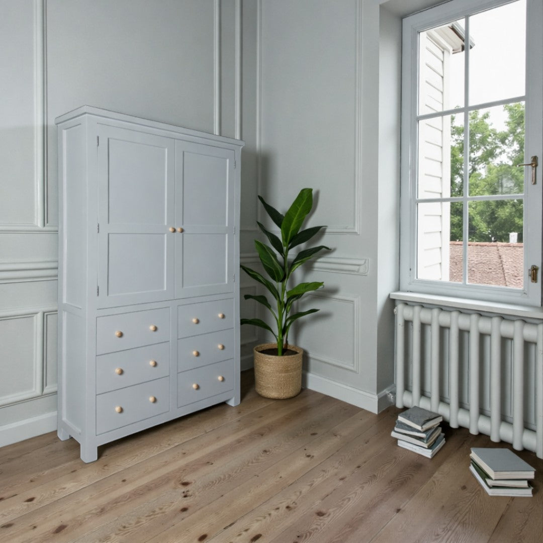 Armario (closet) de madera con colgador