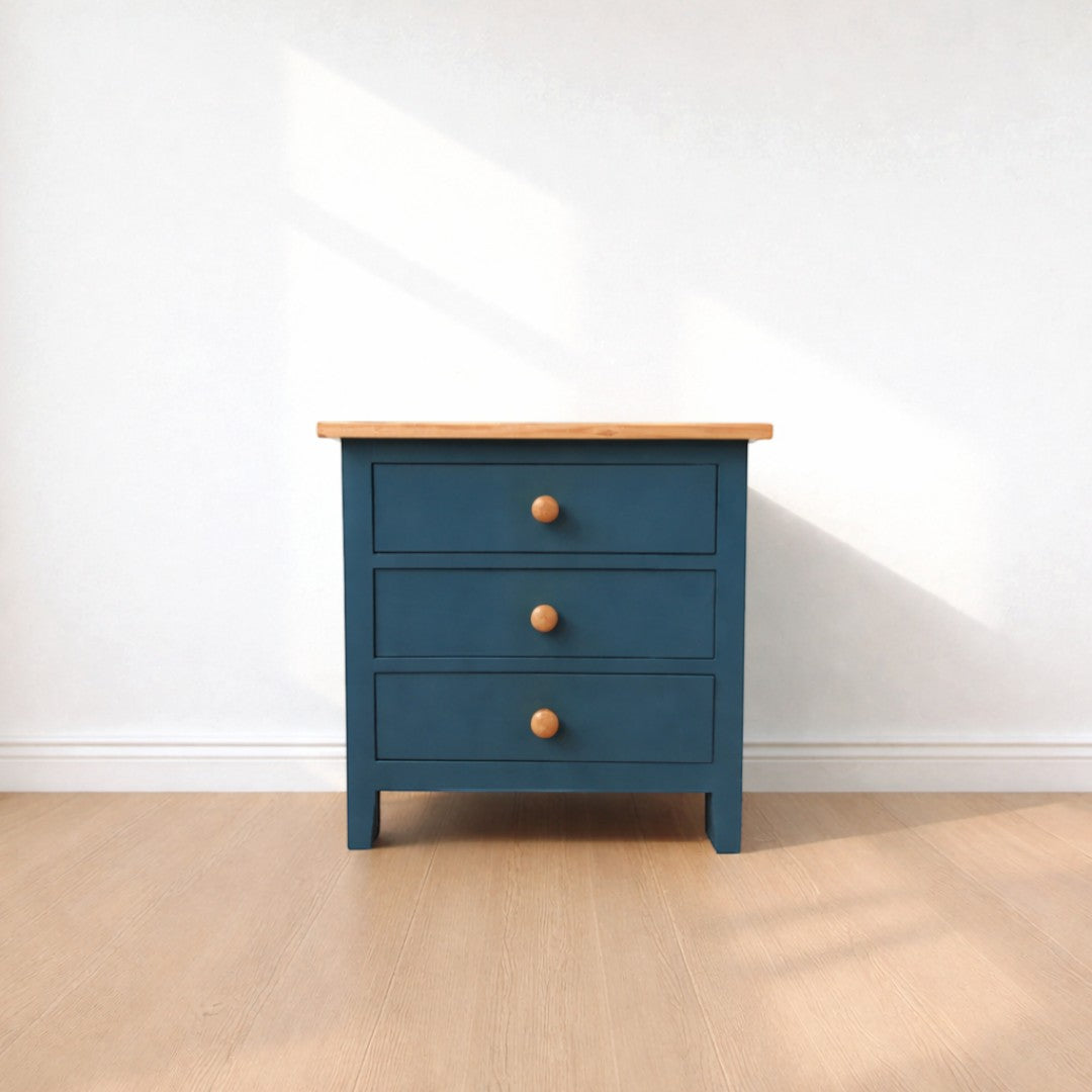 Velador de madera 3 cajones