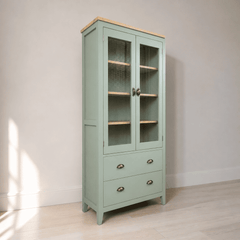vitrina-de-madera-con-coperos-verde-agua-1